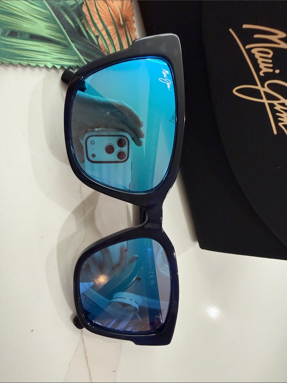 Maui Jim Black/Dark Navy Frame Sunglasses with Blue Mirrored Lenses Unisex - Picture 2 of 5
